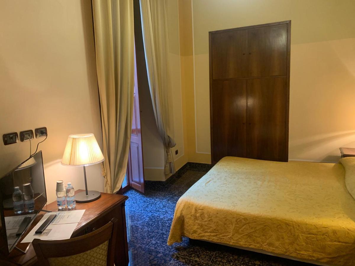 Le Stanze Del Vicere Boutique Hotel Neapol Zewnętrze zdjęcie