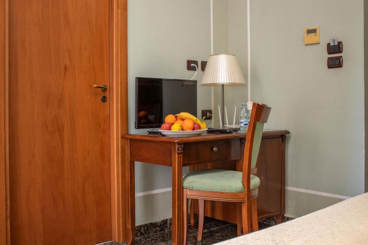 Le Stanze Del Vicere Boutique Hotel Neapol Zewnętrze zdjęcie