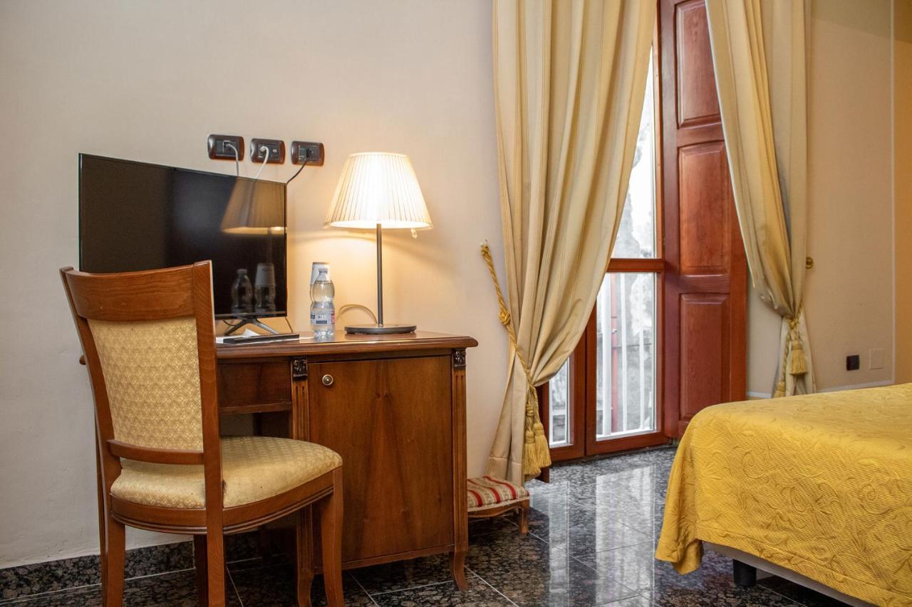 Le Stanze Del Vicere Boutique Hotel Neapol Zewnętrze zdjęcie