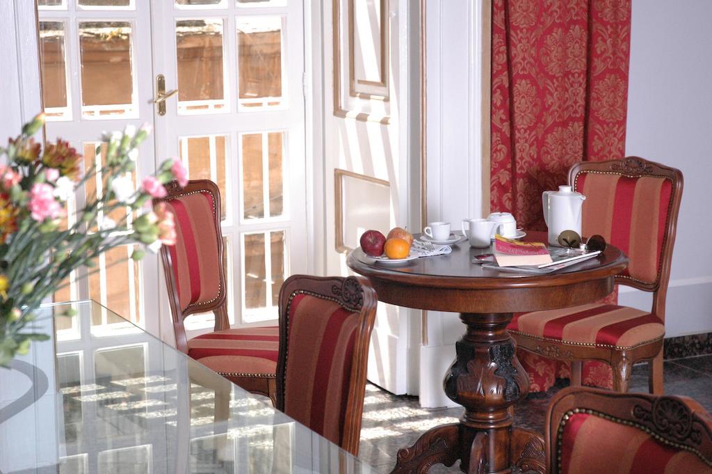 Le Stanze Del Vicere Boutique Hotel Neapol Zewnętrze zdjęcie
